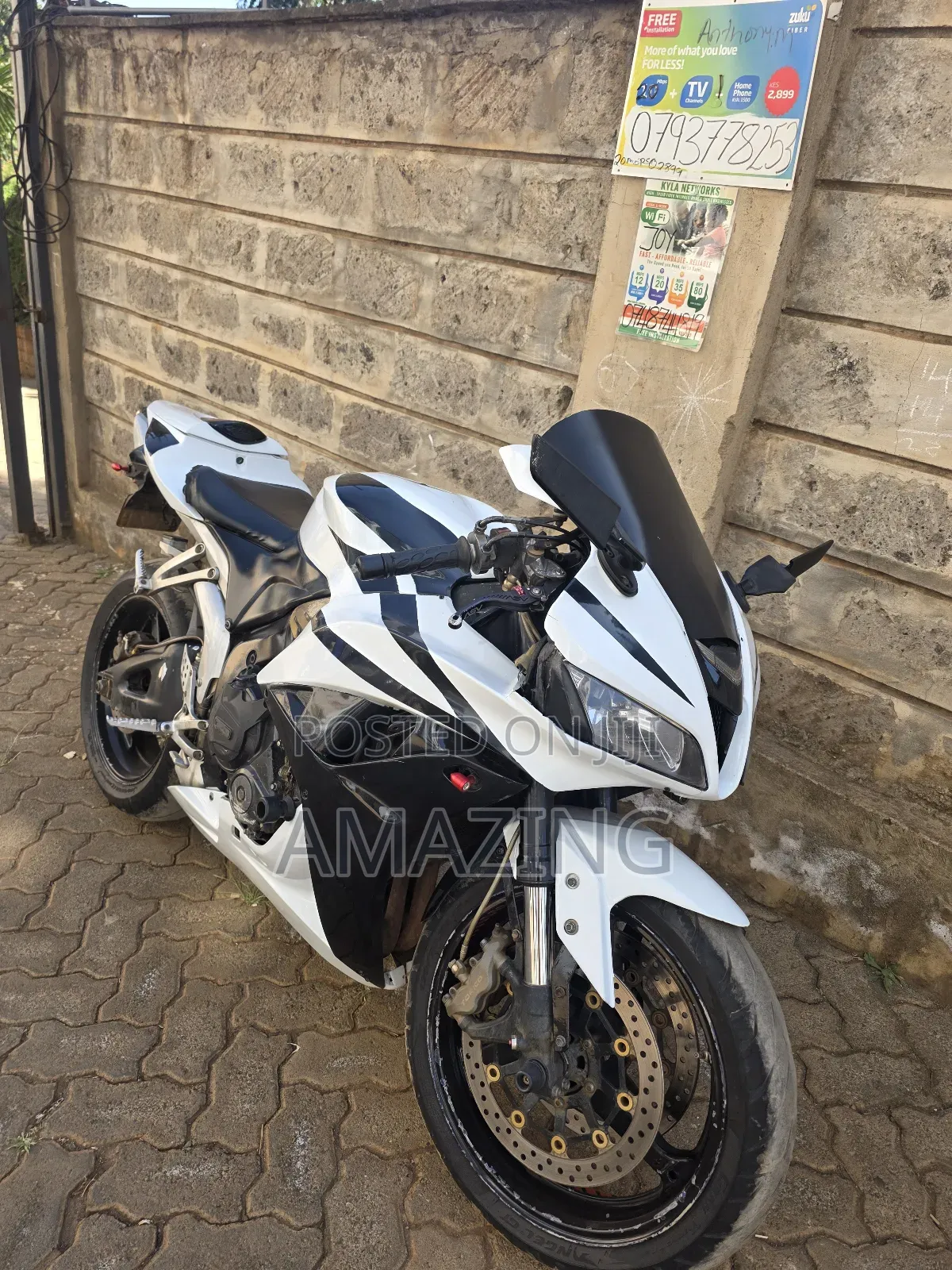 Honda CBR 2013 White