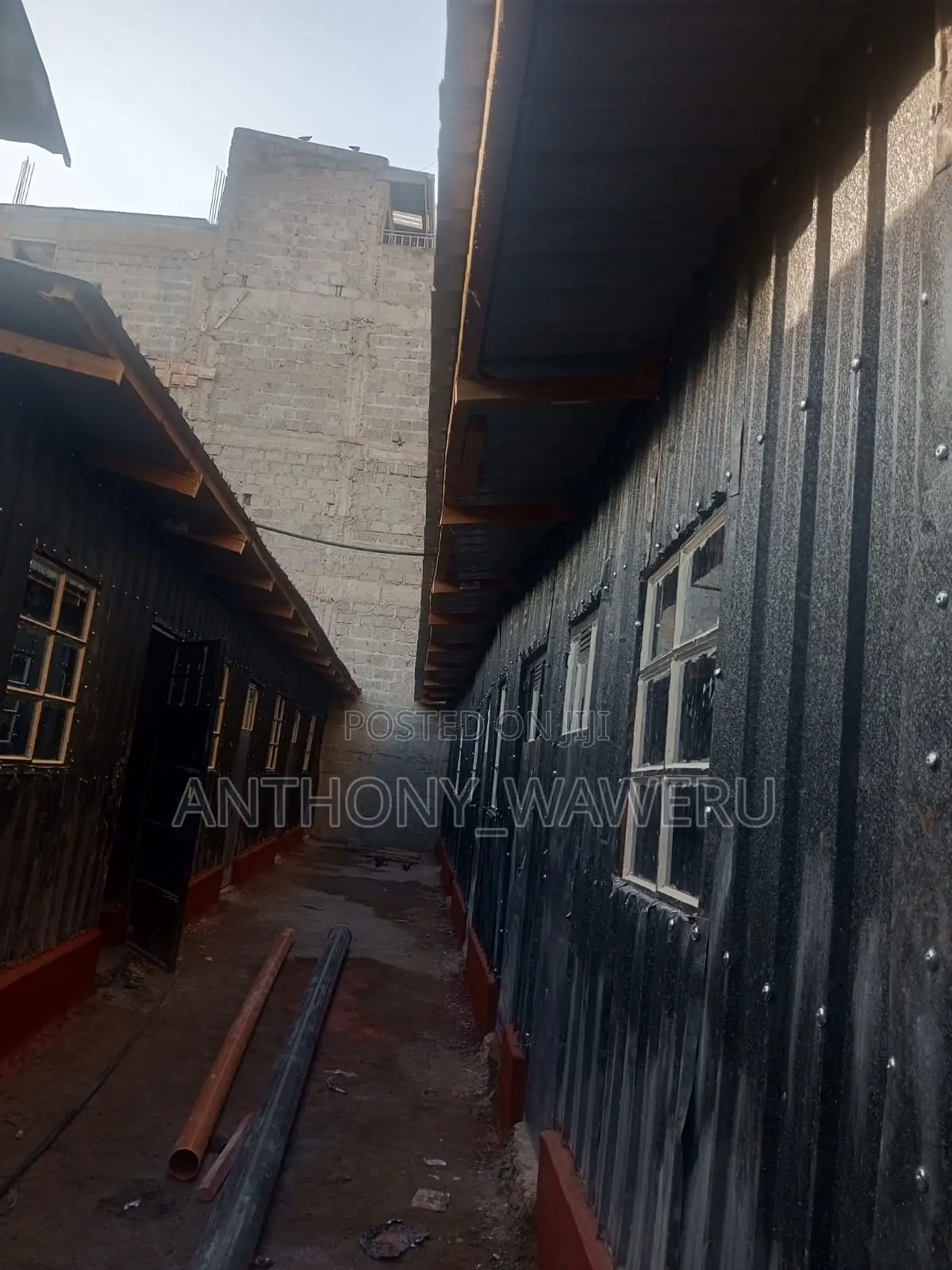 For Sale – 40/60 Plot,With Title + 9 New Single Rooms