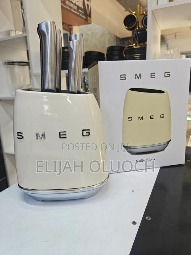 Smeg Knife Set*
Premium Stainless Steel Kniife Set With Metal Block.