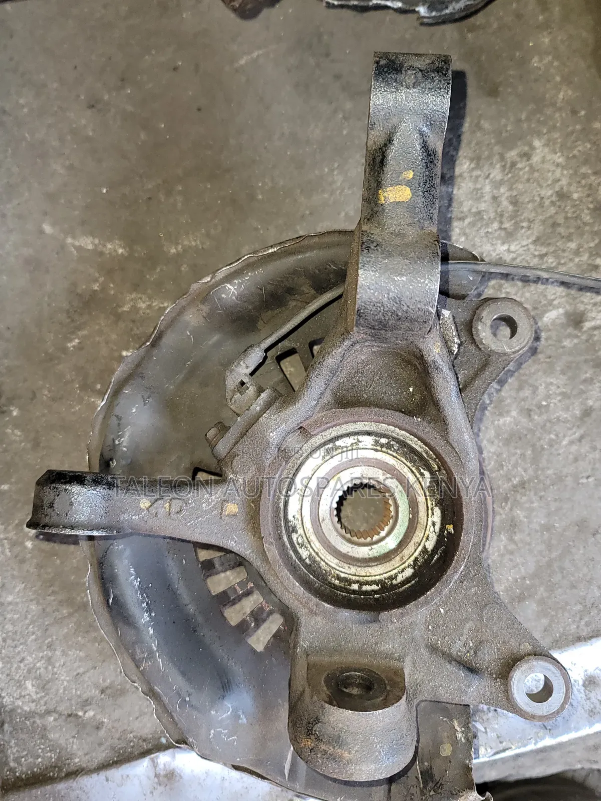 Toyota Voxy 2010 Front Wheel Hub
