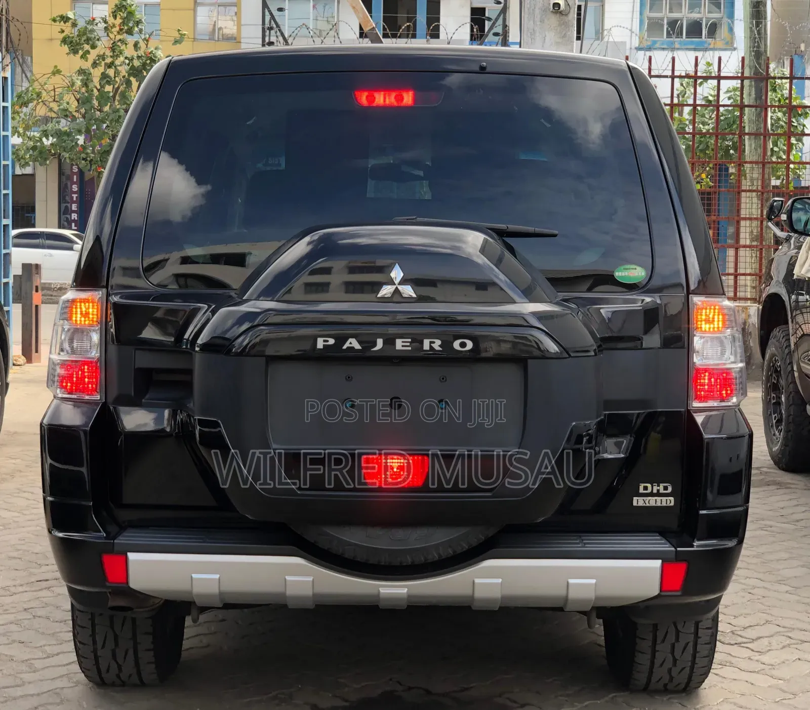 Mitsubishi Pajero V80 3.2 DI-D 2018 Black