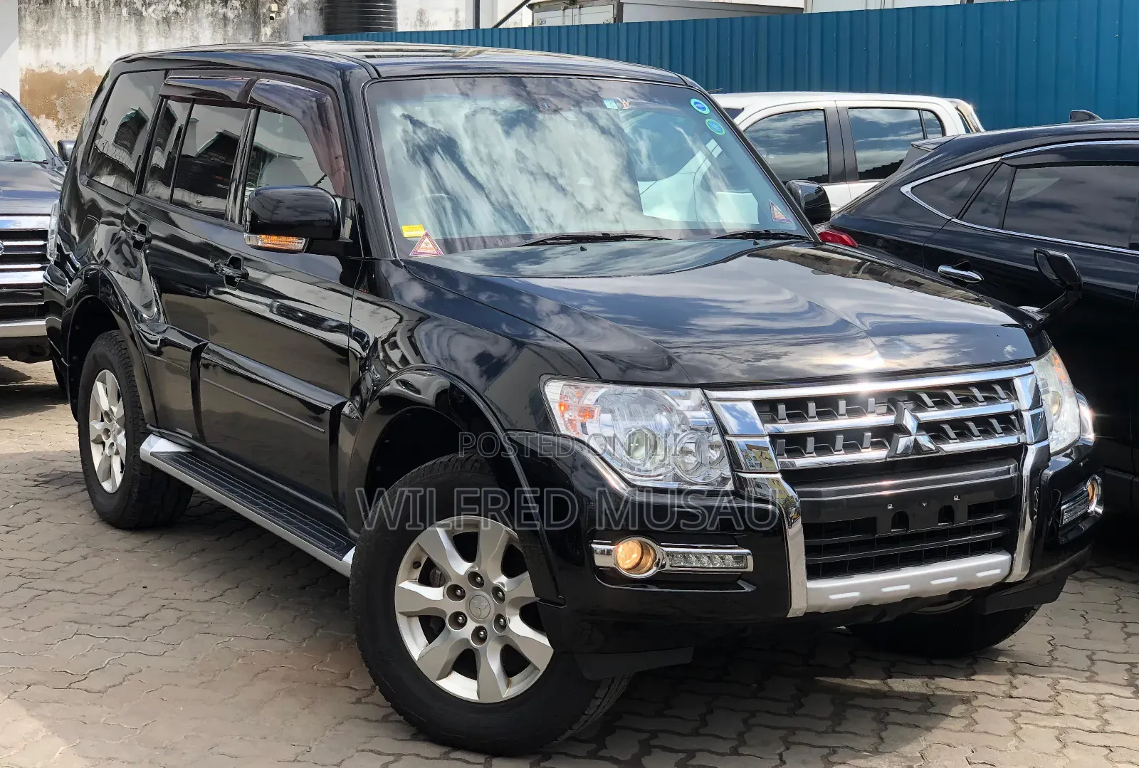 Mitsubishi Pajero V80 3.2 DI-D 2018 Black