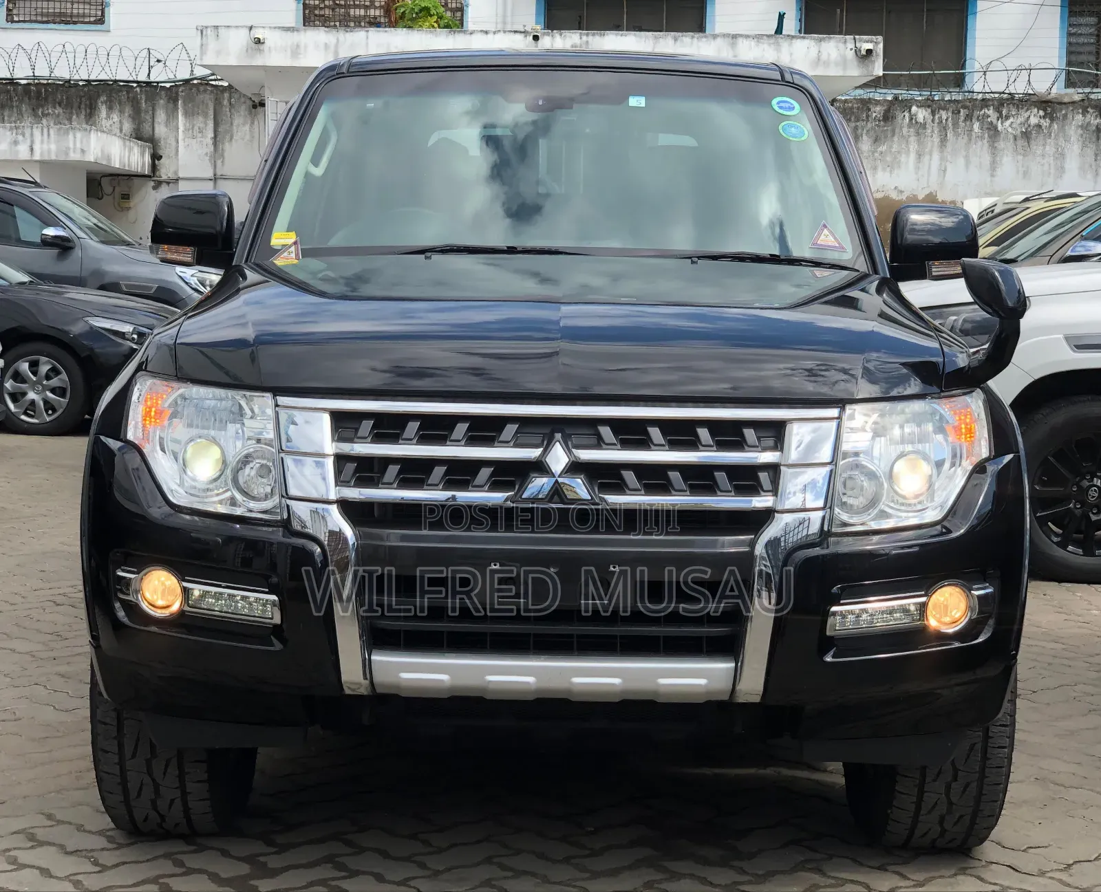 Mitsubishi Pajero V80 3.2 DI-D 2018 Black