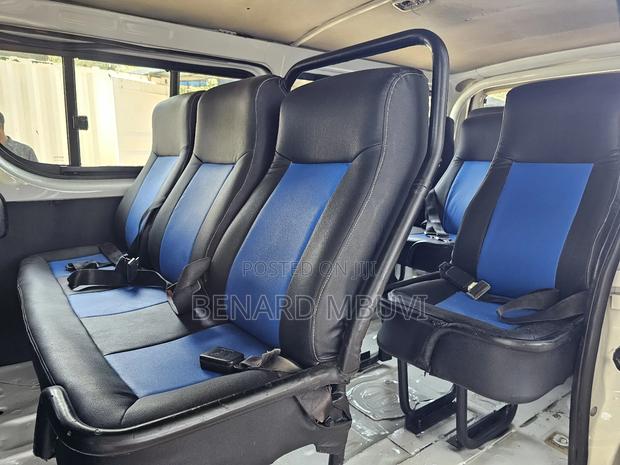 Toyota HiAce 2013 White - thumbnail 4