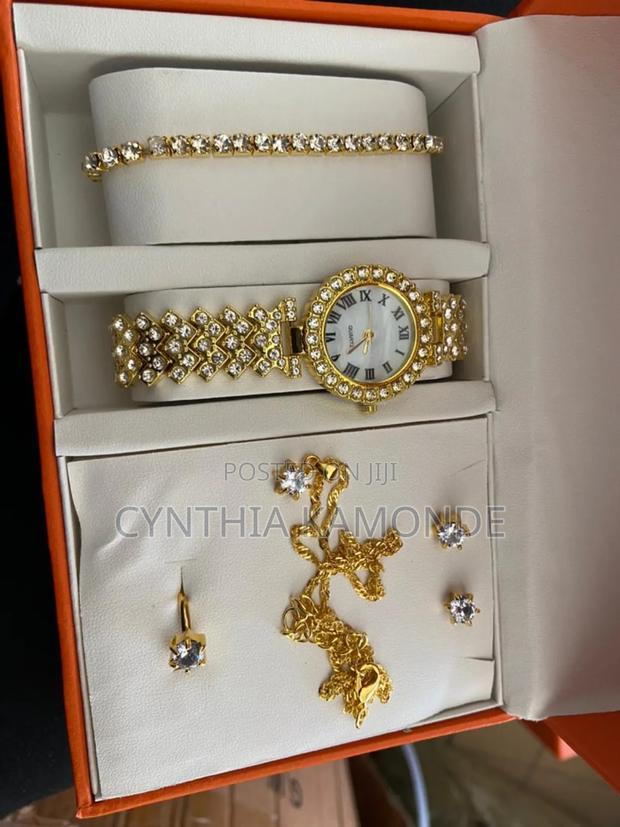 Royal Pearl Jewelry Set - thumbnail 3