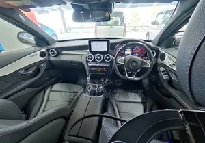 Mercedes-Benz C180 2018 Blue