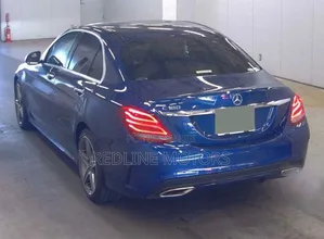 Mercedes-Benz C180 2018 Blue