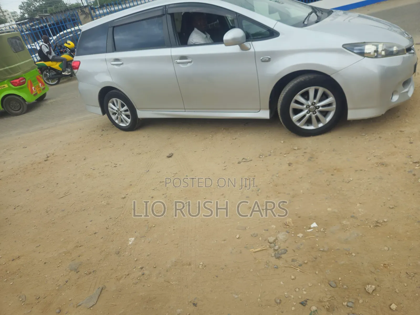 Toyota Wish 2011 Silver