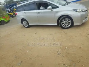 Toyota Wish 2011 Silver