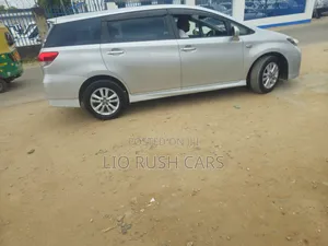 Toyota Wish 2011 Silver