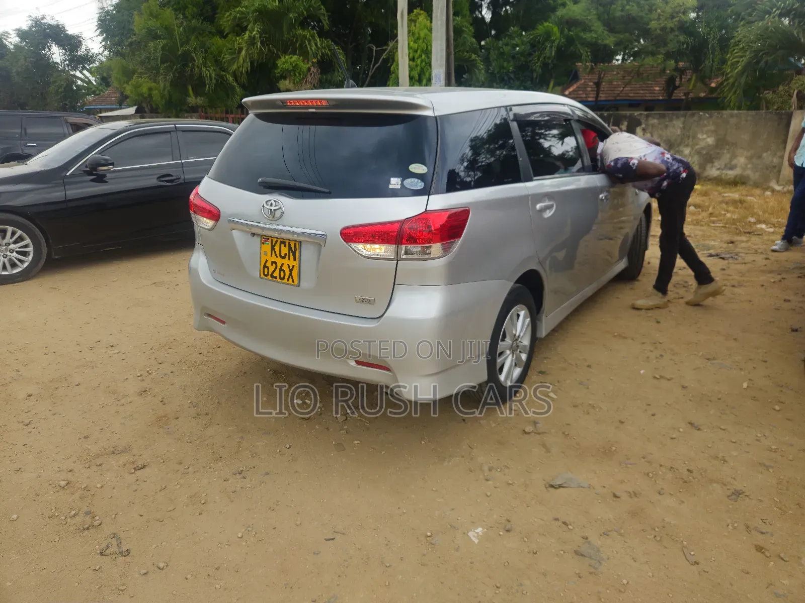 Toyota Wish 2011 Silver
