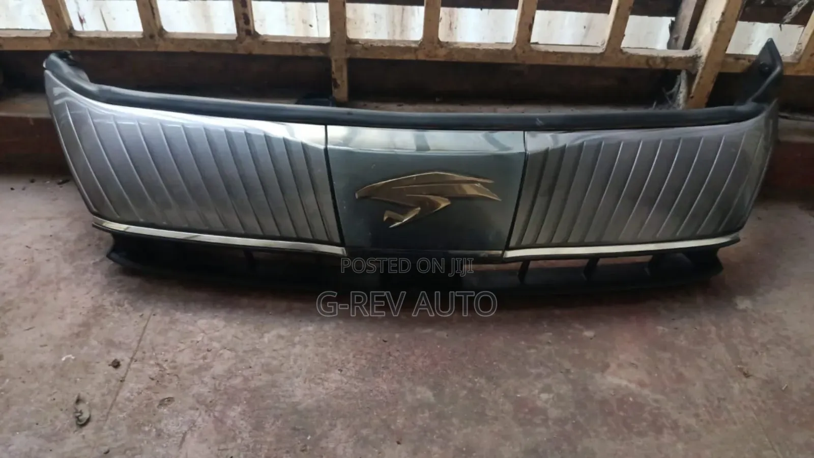 Harrier  2018 Front Grill