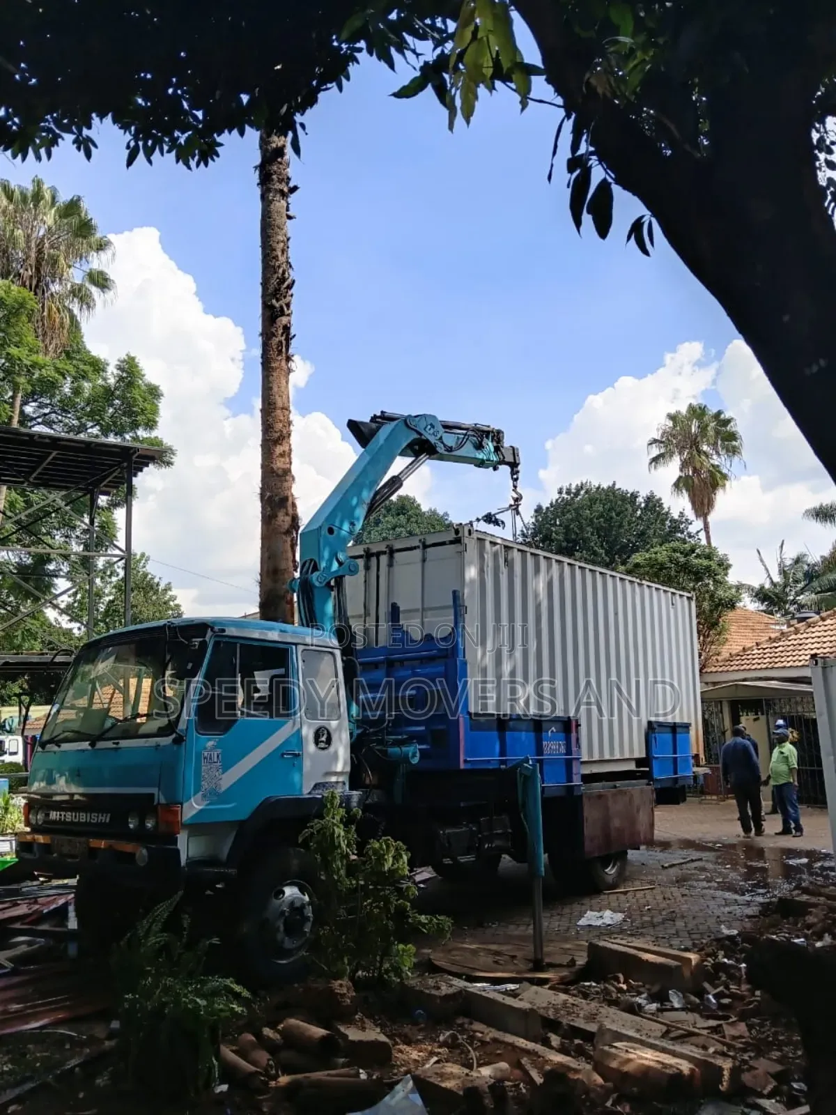 Lifting Lorries With Cranes Are Available Across the Country