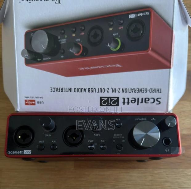 Focusrite Scarlett 2i2 3rd Generation Audio Interface - thumbnail 2
