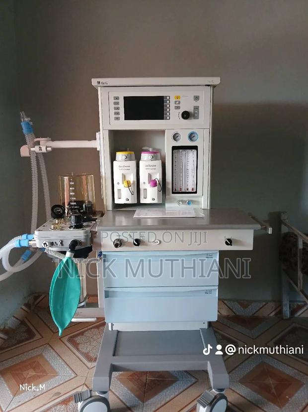 Comen Anesthesia Machine - thumbnail 2