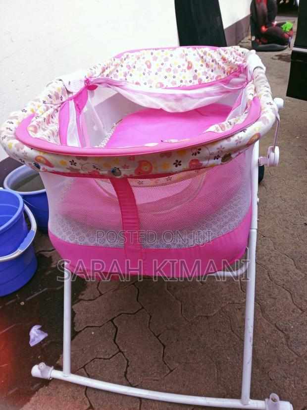 Baby Foldable Crib - thumbnail 2