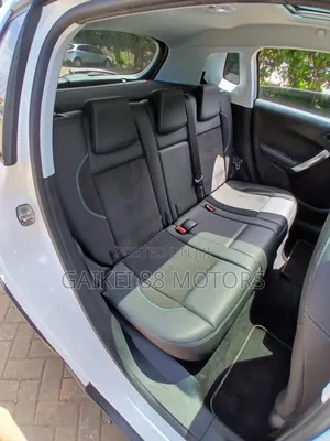 Peugeot 2008 1.2 PureTech (130 Hp) 2018 White