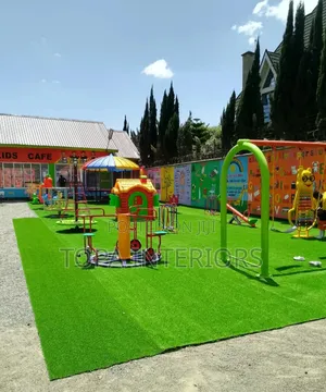 Durable Outdoor Rugs Artificial Green Grass Carpets for School Kids
