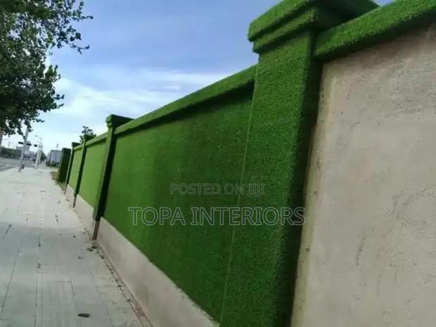 Green Fence Wall Decor Artificial Green Grass Carpets Installation