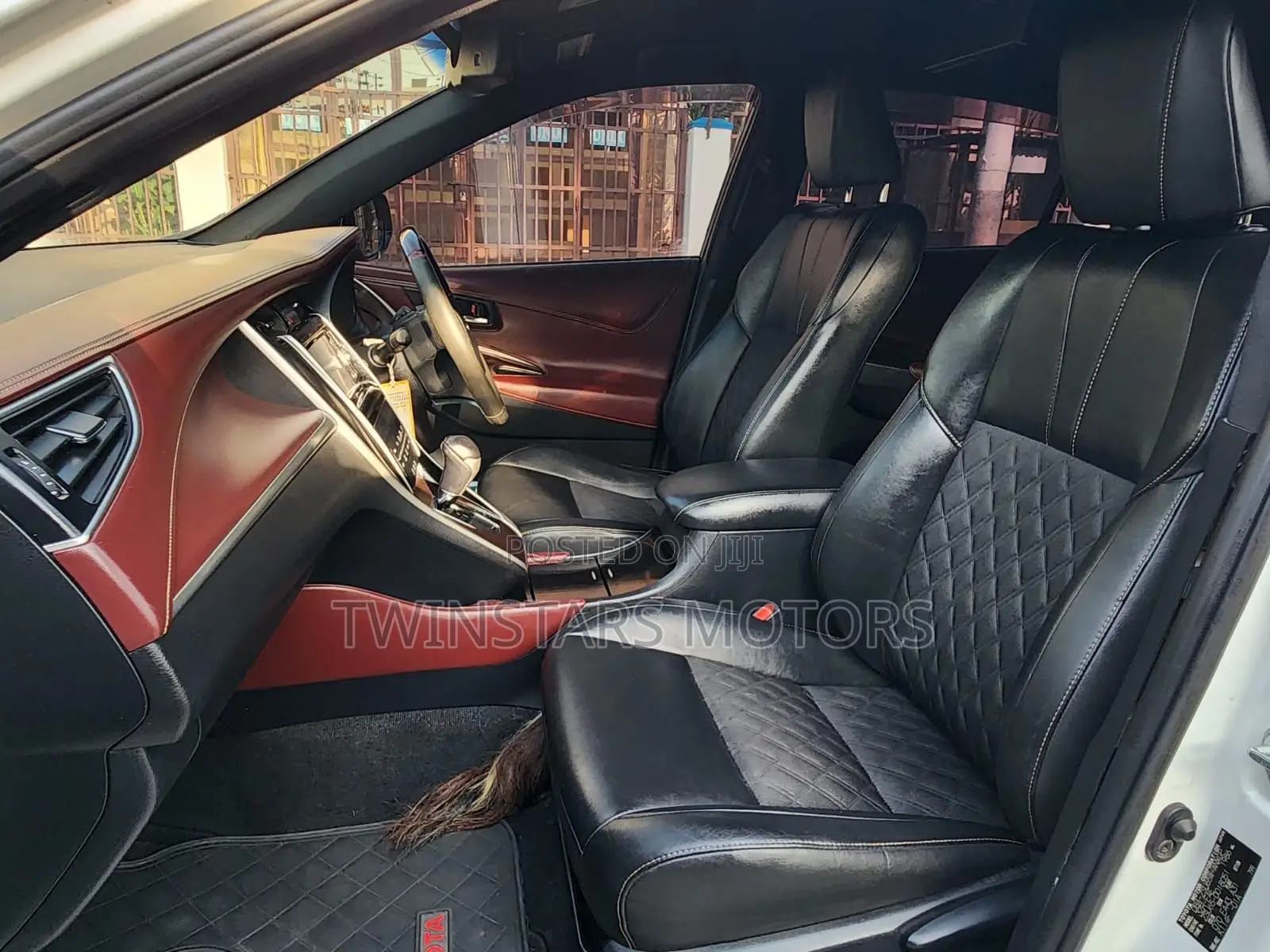 Toyota Harrier 2.0 2016 White