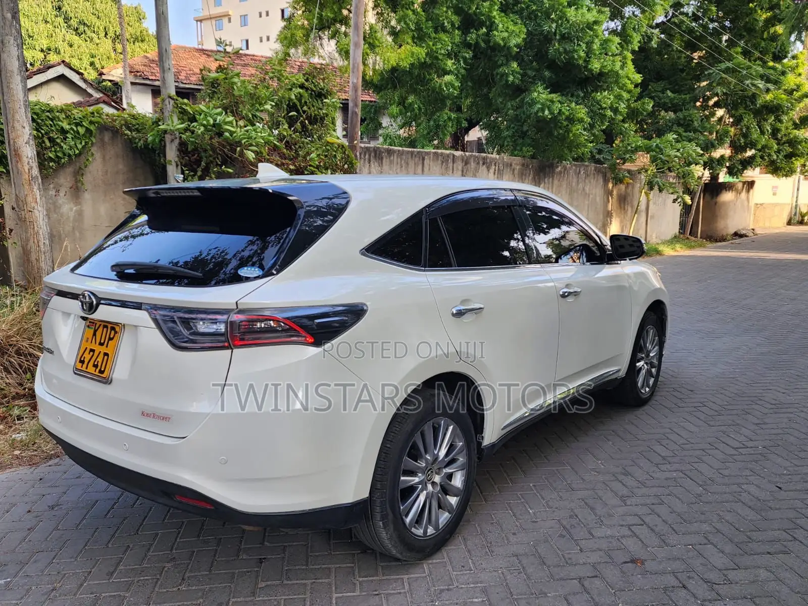 Toyota Harrier 2.0 2016 White