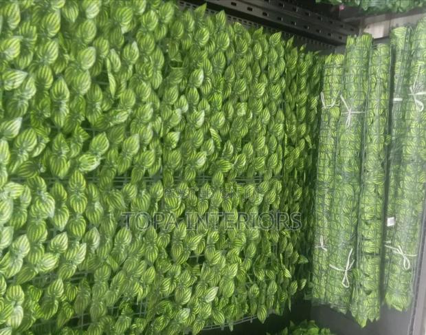 Plastic Meshed Green Artificial Balcony Privacy Fence - main view