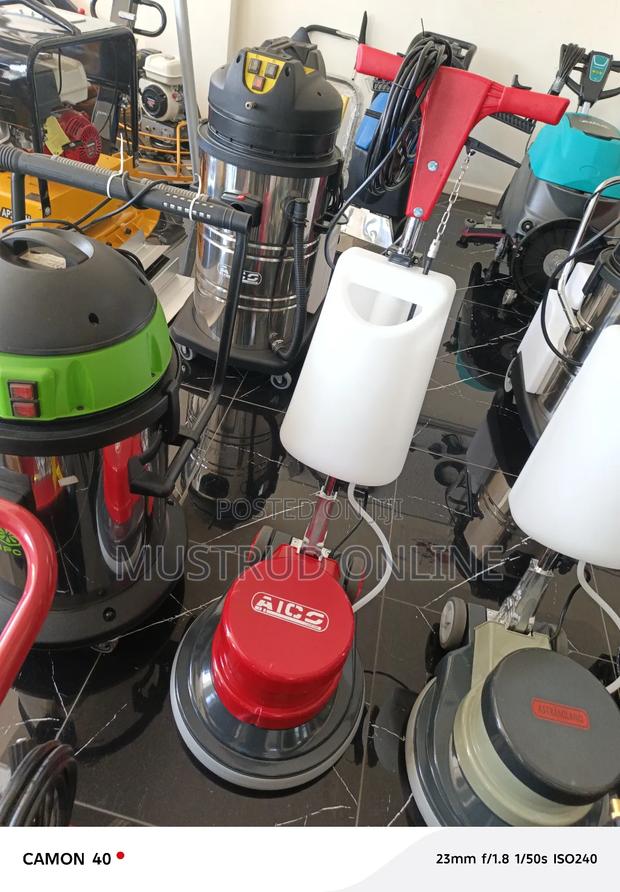 Commercial Floor Scrubber Machine - main view