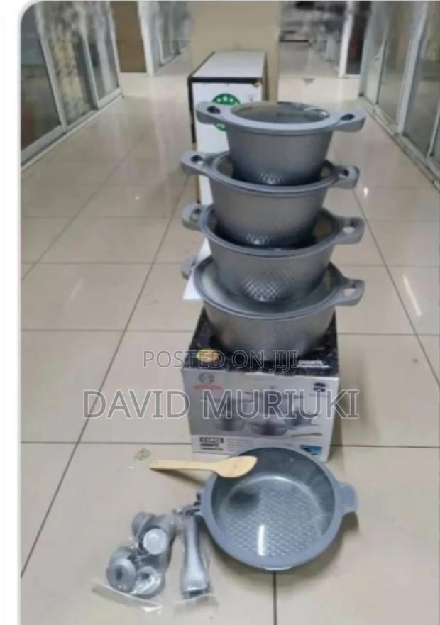 Bosch 11pc Cookware With Silicone Lid Cover.