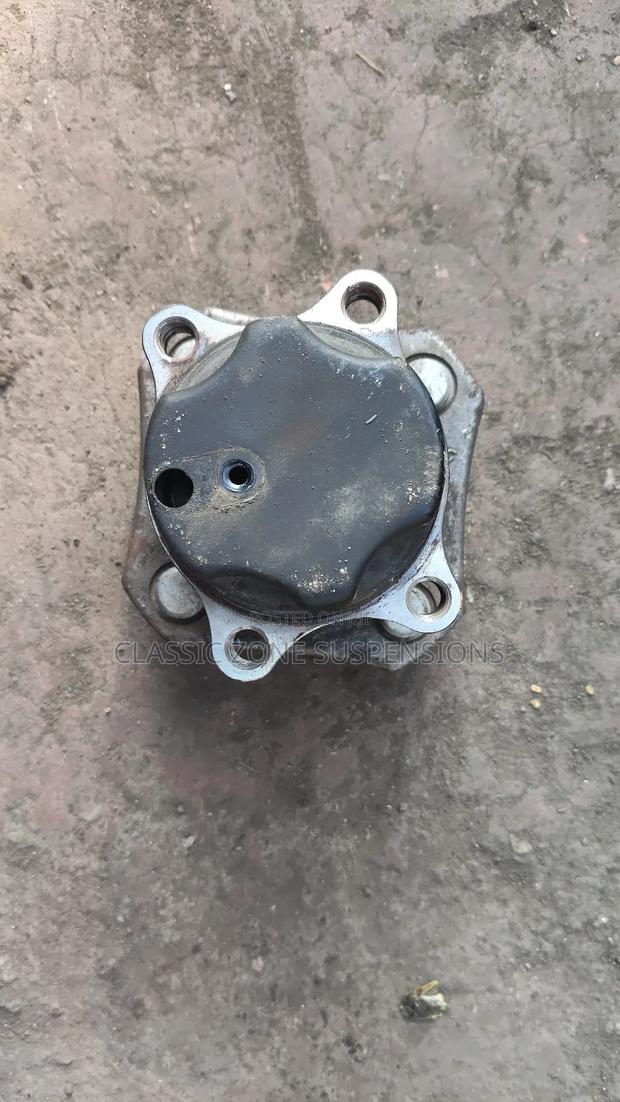Nissan Nv 200 Back Hub