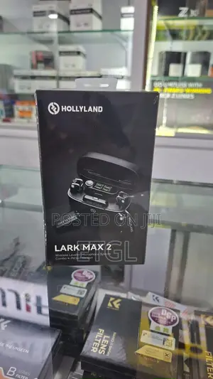Hollyland Lark Max 2 Combo 4-Person Wireless Microphone