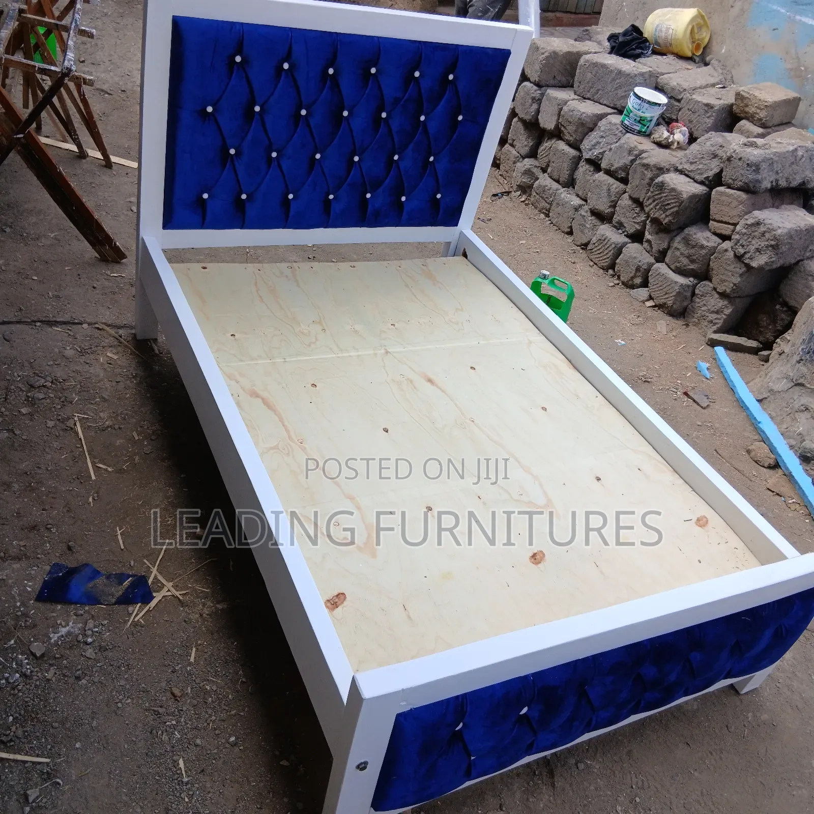 4x6 Mocket Bed White +Blue