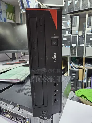 Desktop Computer Fujitsu Esprimo P957/power 4GB Intel Core i3 HDD 250GB