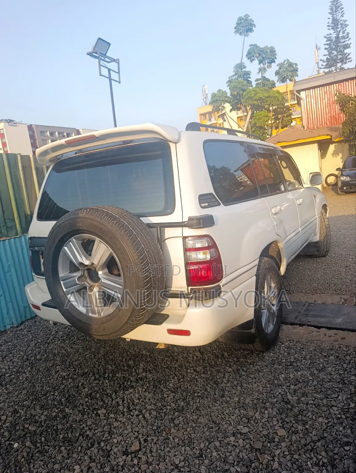 Toyota Land Cruiser 2005 White