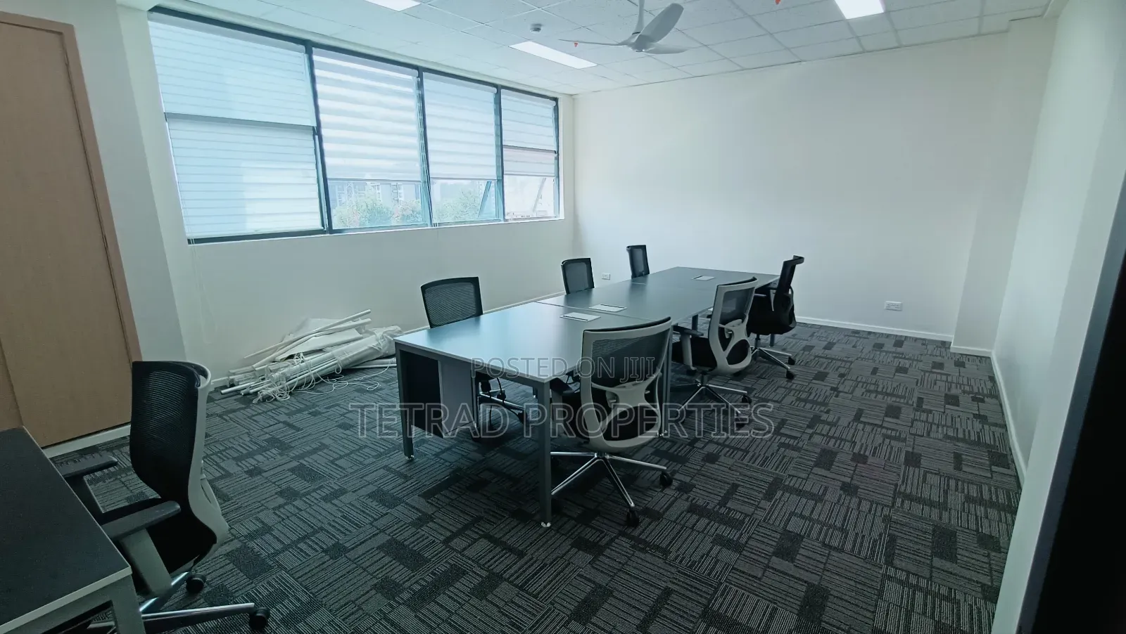 37m2 12 Desks Furnished Office In Riverside Drive ($2800)