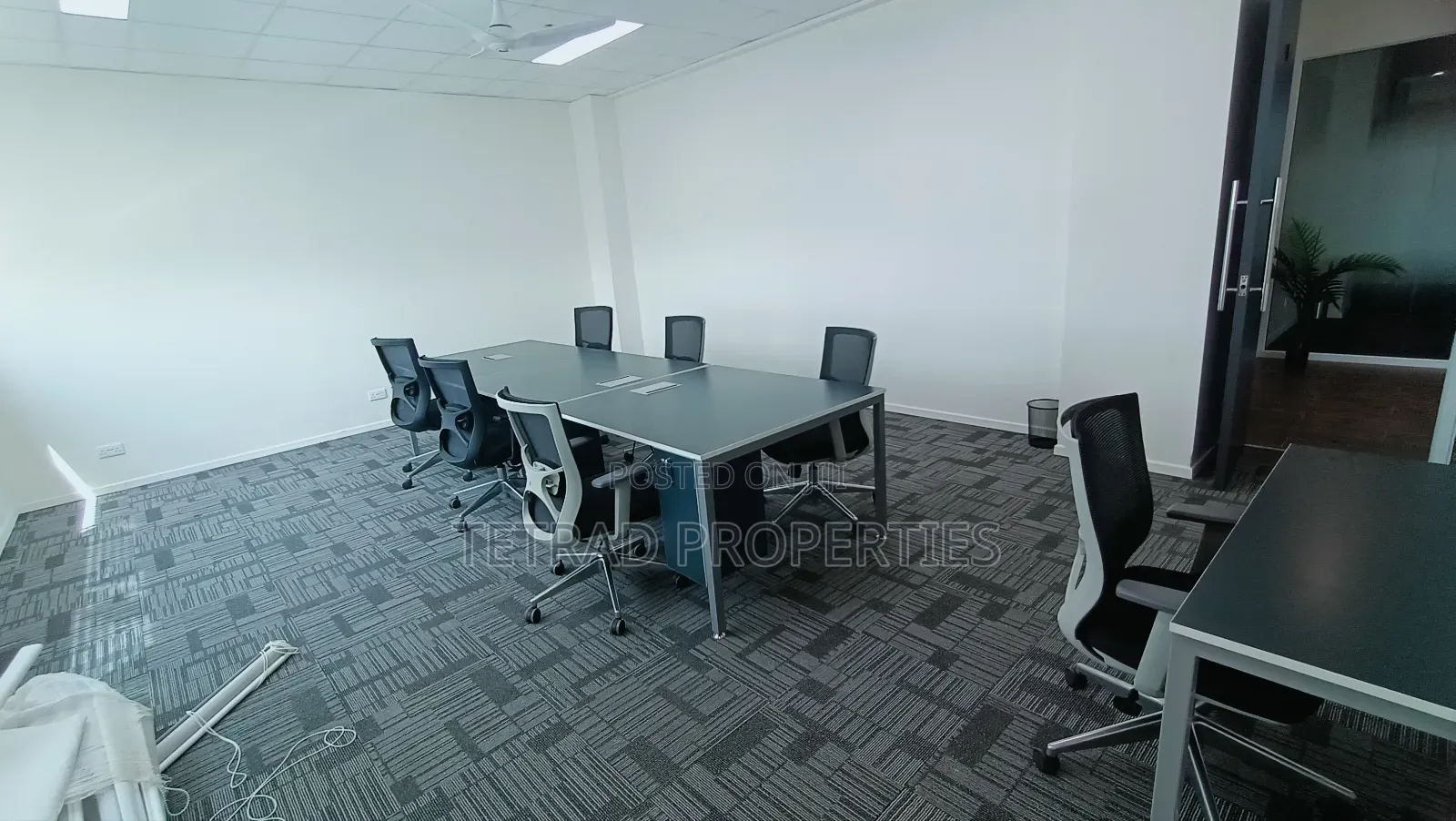 37m2 12 Desks Furnished Office In Riverside Drive ($2800)