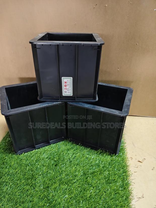 Plastic Concrete Cube Moulds - main view