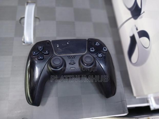 Ex-uk Playstation 5 Gamepad - main view