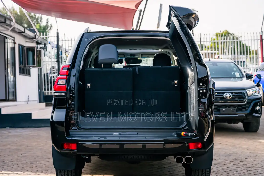 Toyota Land Cruiser Prado 2.8 2021 Black