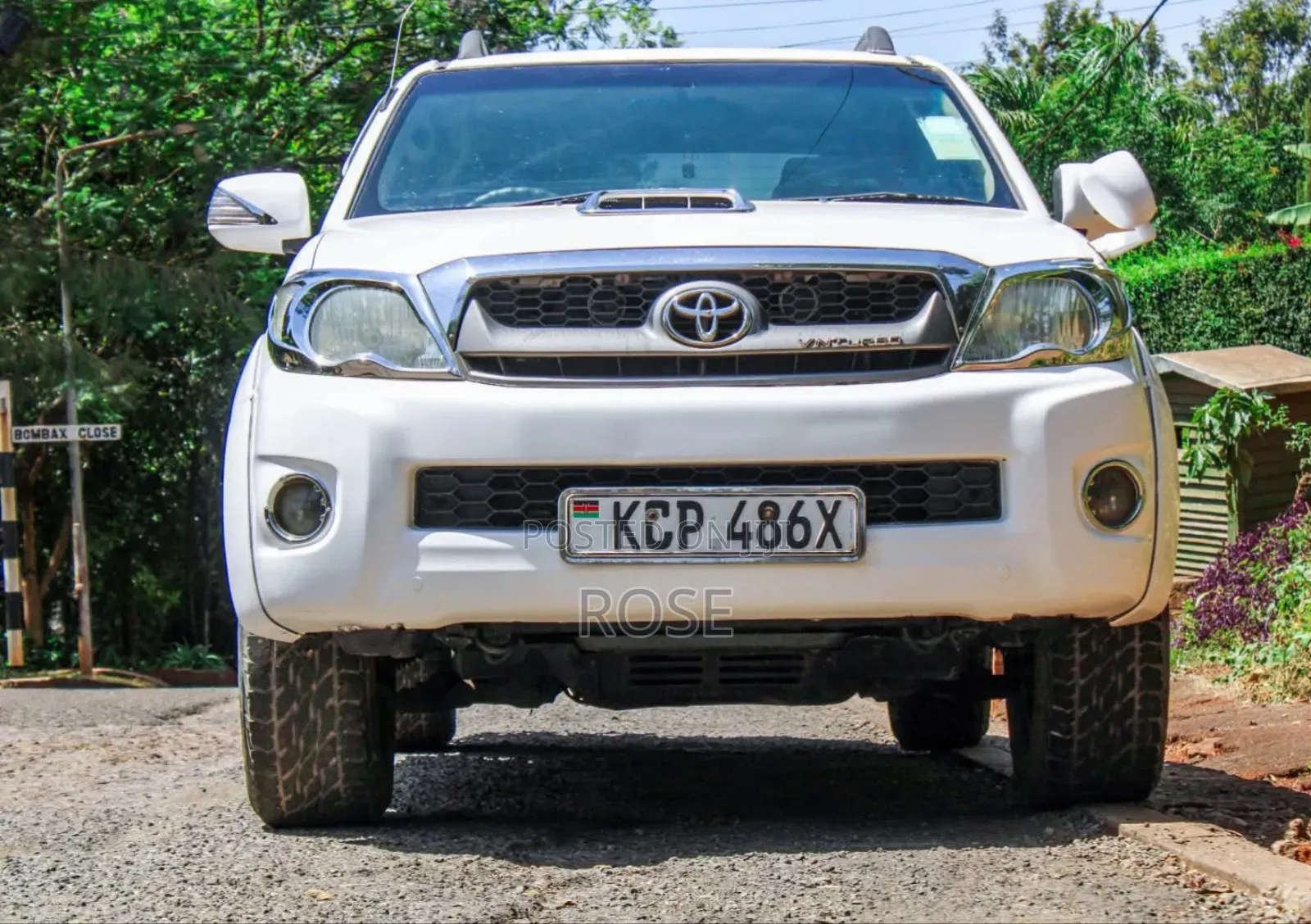 Toyota Hilux 2011 White