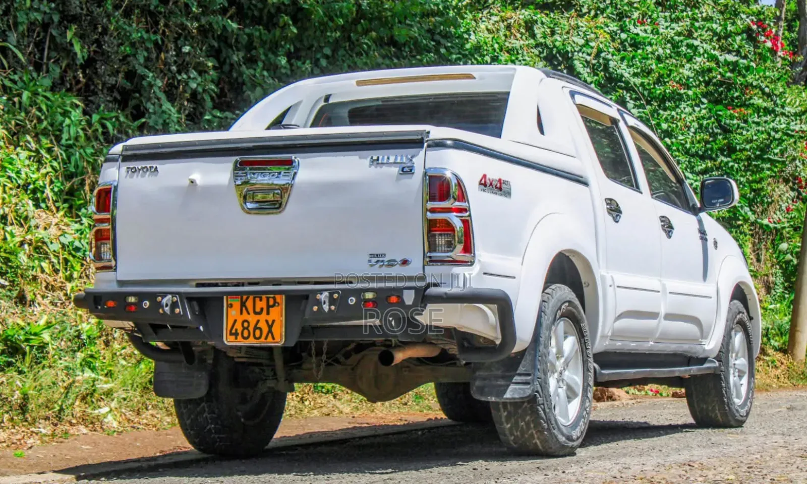 Toyota Hilux 2011 White