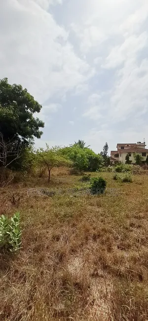 For Sale Prime Quater Acre Plot