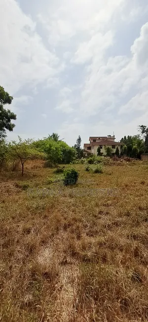 For Sale Prime Quater Acre Plot