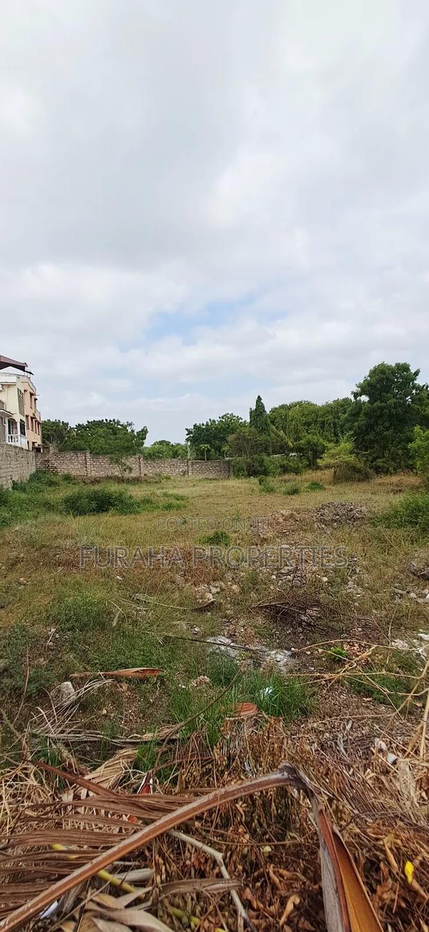 For Sale Prime Quater Acre Plot - thumbnail 5