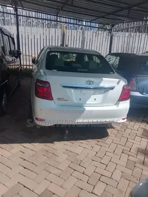 Toyota Corolla Fielder 1.5 Hybrid FWD 2019 Pearl