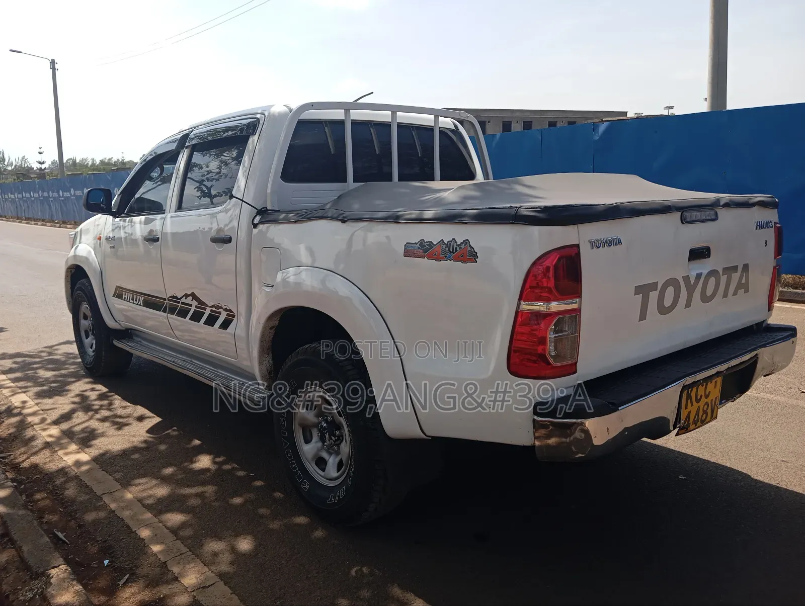 Toyota Hilux 2015 White