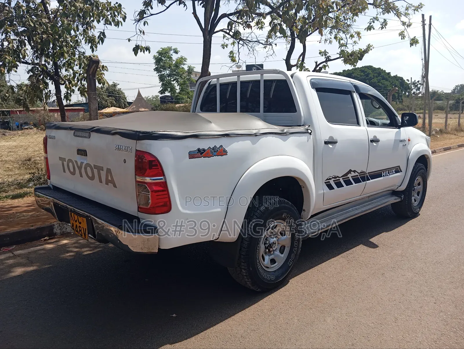 Toyota Hilux 2015 White