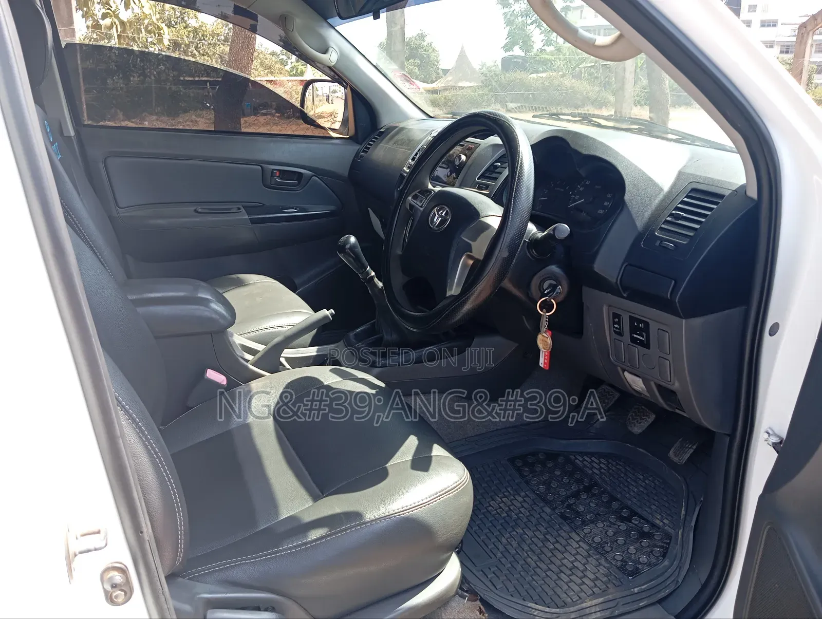 Toyota Hilux 2015 White