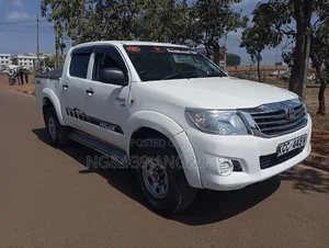Toyota Hilux 2015 White