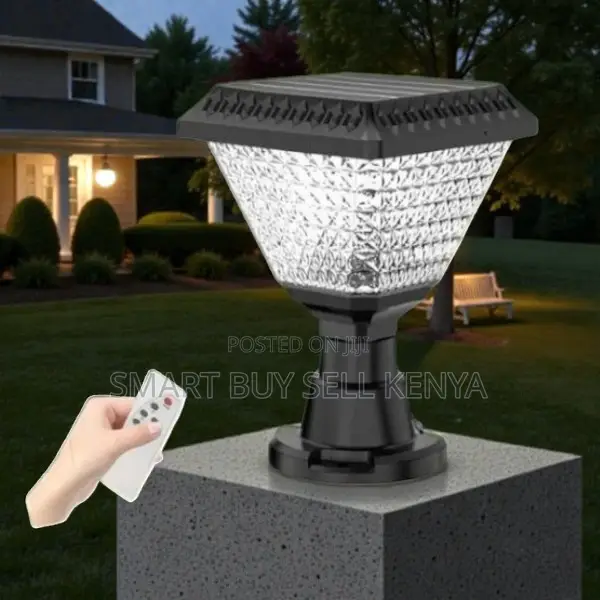 Solar Powered Fence Post Light With Decorative Crystal
