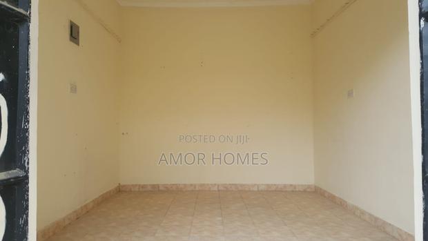 Shop to Let - thumbnail 4